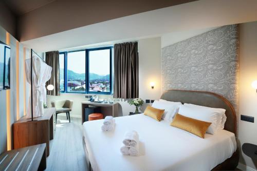 Tuscany Inn Room Type - Deluxe Double or Twin Room