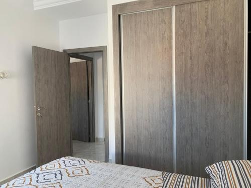 Charming centrally apartment, mountains views, sleeps 7 and baby, Тетуан (фото 7)