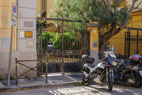 Via Aniello Falcone 72b - image 5