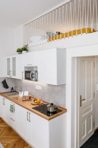 Prague Days - Fully Equipped Studio near Wenceslas Square - image 12