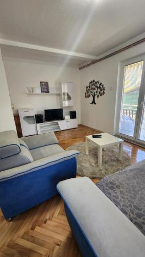 Mishe Apartments
