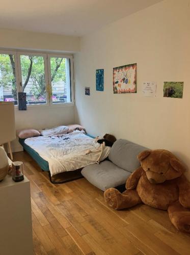 Apartment with garden near Montmartre - image 5