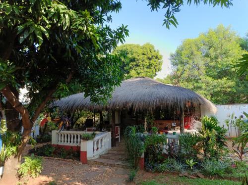 Photo - Ross Char Hotel