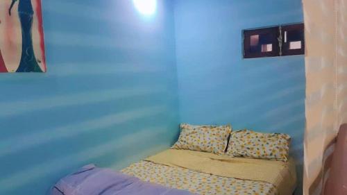 One-Bedroom Apartment image 3