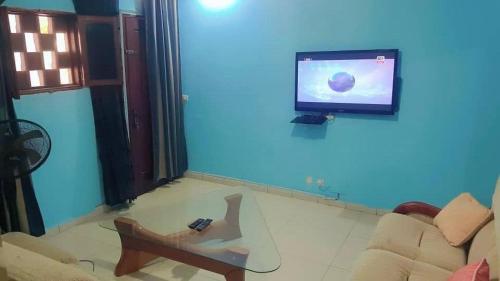 One-Bedroom Apartment image 2
