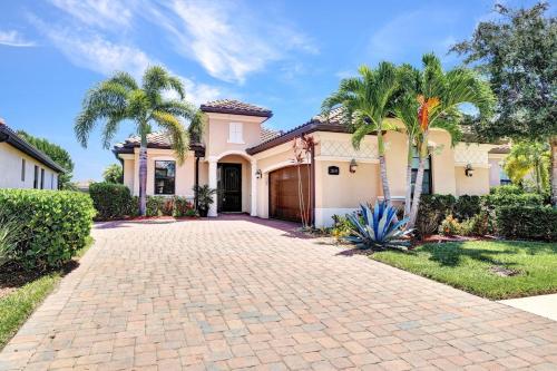 المرافق, Active Luxury Living with Golf Amenities in Bonita Springs