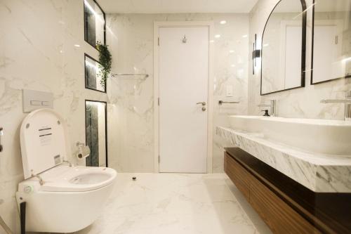 Luxurious 3BR APT Offering Full Burj AlArab Views, Dubai (photo 5)