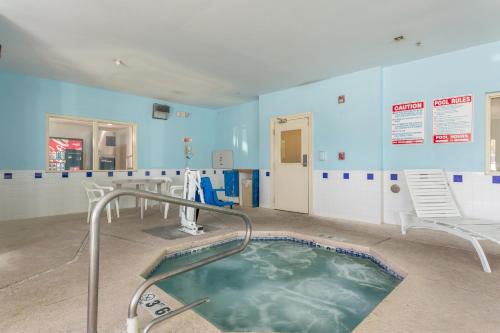 Bassein, Motel 6 Roswell, NM near Roswelli rahvusvaheline lennukeskus