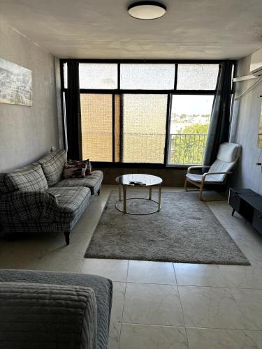 Family apt on the beach in Kiryat Yam
