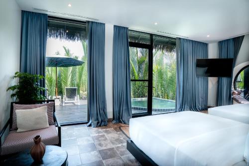 1 king bed, 1 double bed