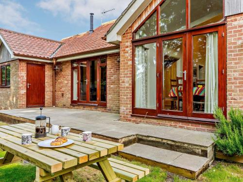 3 Bed in Blakeney 83628