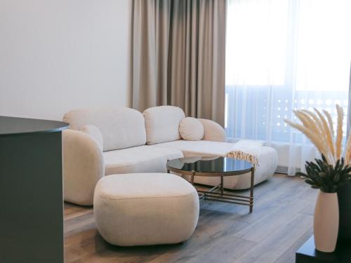 Luxury City-Center Apartment in Bratislava - Parking Included, Bratislava (photo 2)
