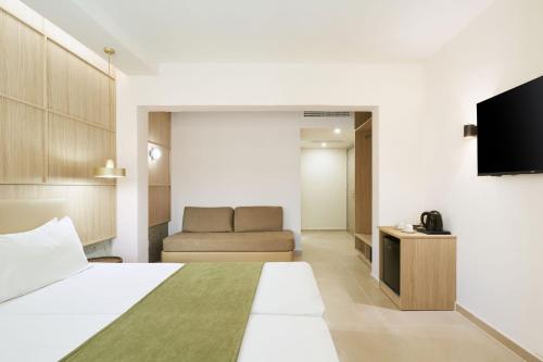 Twin Room with Sea View image 2