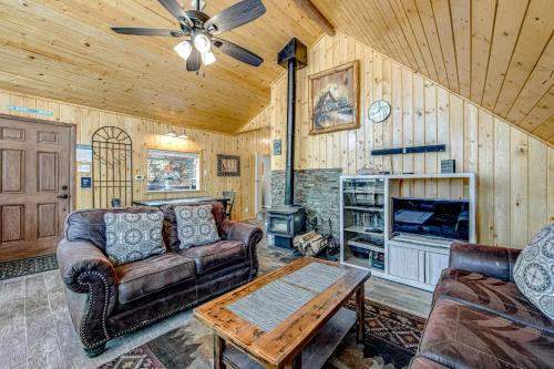 Castle Rock Cabin in Big Bear Lake, USA