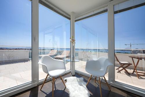 Sunset Penthouse Apartment With Jacuzzi - image 8