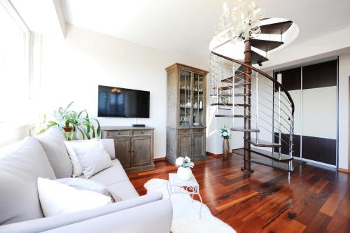 Sunset Penthouse Apartment With Jacuzzi - image 7