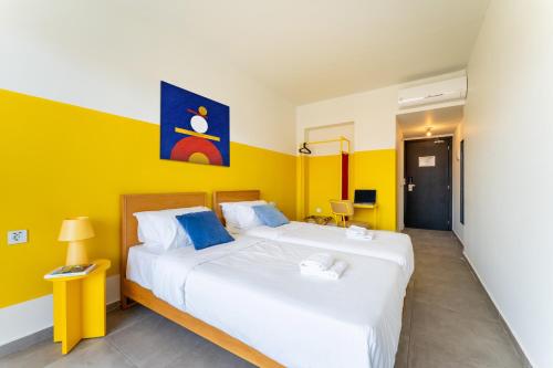 Bed in 2 Bed Female Shared Dormitory Room image 4