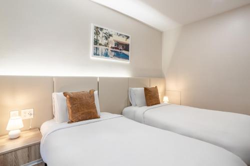 Twin Room image 5