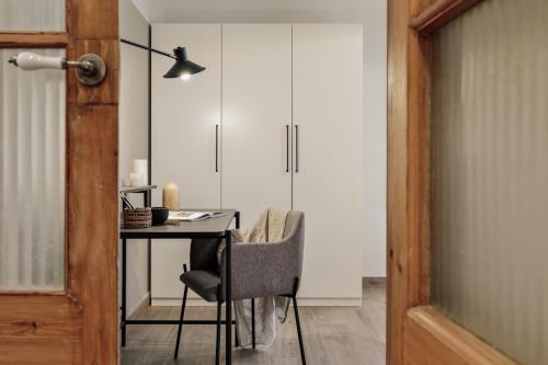 Kaax - 3 bedrooms and balcony in Eixample, Barcelona (photo 4)