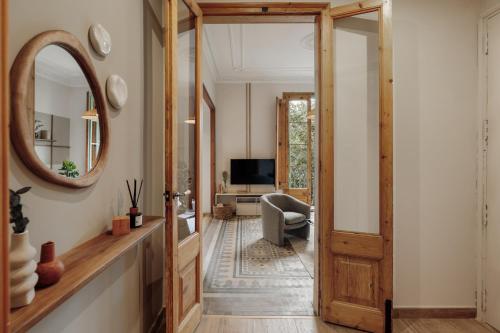 Kaax - 3 bedrooms and balcony in Eixample, Barcelona (photo 6)