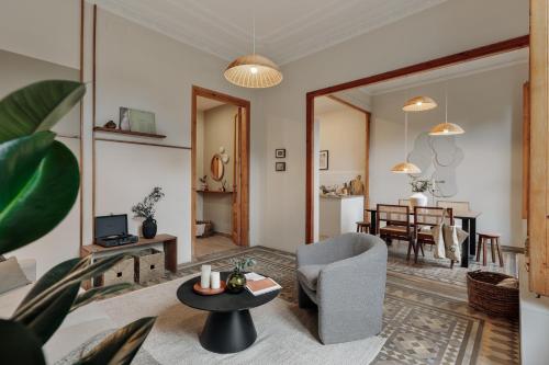 Kaax - 3 bedrooms and balcony in Eixample, Barcelona (photo 9)