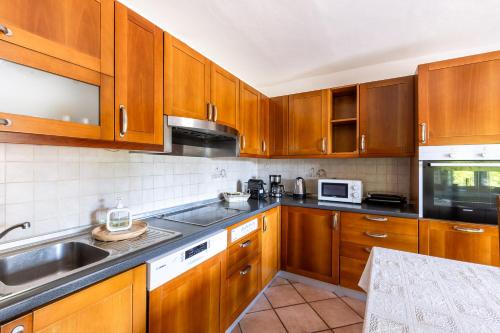Iekārtas, Lovely & Spacious house Pool, BBQ in Morbio Inferiore