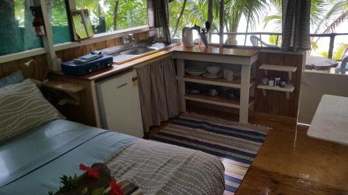 Konyha, Matriki Beach Huts in Arutanga