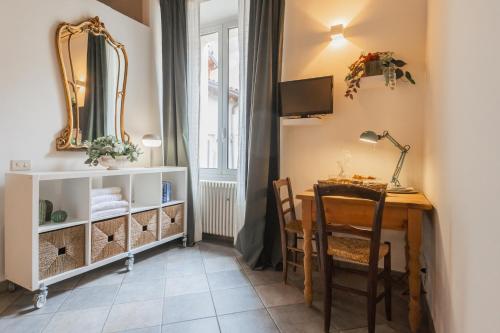 One-Bedroom Apartment image 10