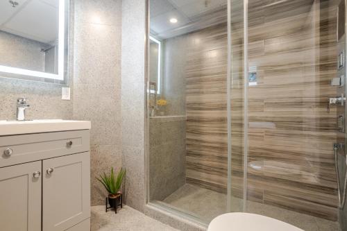 Standard Queen Room image 1