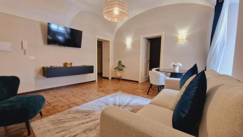 Cozy Colosseum 2BR-2BA Family Home, Roma
