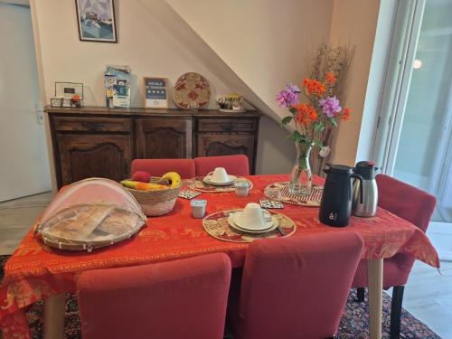 อาหารและเครื่องดื่ม, Chambre double avec salle de bain privative in ฮอนเดย