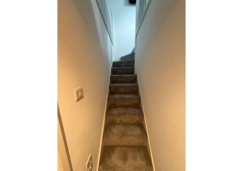 Spacious 2-Bed - Hospital & City Nearby Parking Pet Friendly, Exeter (photo 7)