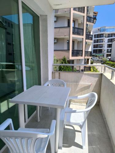 One-Bedroom Apartment image 10