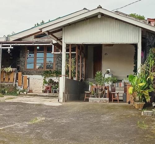 Mango Road 07 Bed & Breakfast, Tomohon (zdjęcie 8)