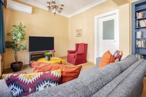 Charming New 1BD Home - Close to Shoreline! #395 - image 10