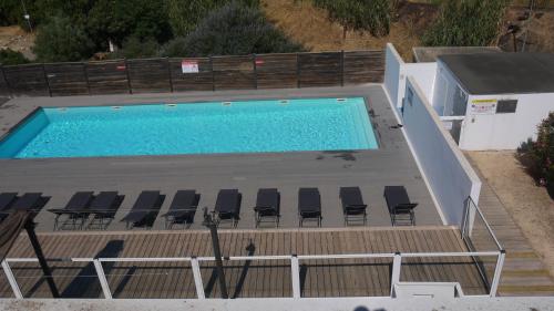 Modern Studio with Private Terrace & Pool – 15 min from Aix TGV 