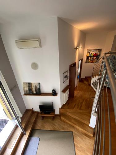 Artist s residence 80 mq with garden and palm tree, Milan (photo 8)