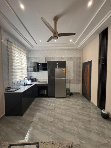 Superb Enclave in Asylum Down