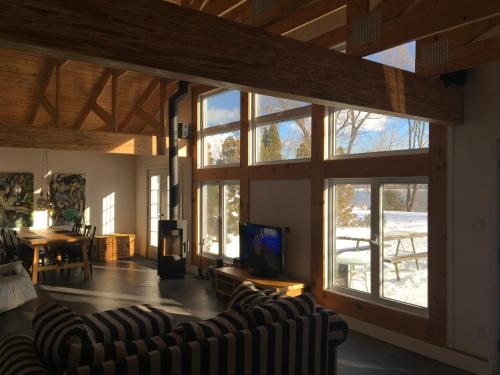 A szálláshely kívülről, Le loft du capitaine in L'Ange Gardien (QC)