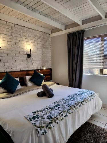 2 bedrooms, 4 beds