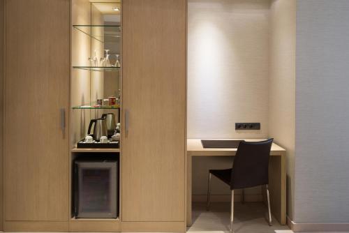 Superior Double Room image 7
