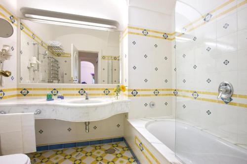 Grand Hotel La Favorita - image 11
