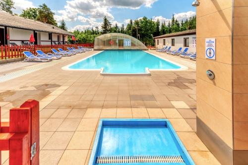Peldbaseins, RÁJ sportovní a rekreační resort Branžež (RAJ sportovni a rekreacni resort Branzez) in Dobsina