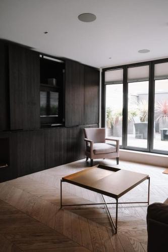Cosmopolitan Hideaway - image 5