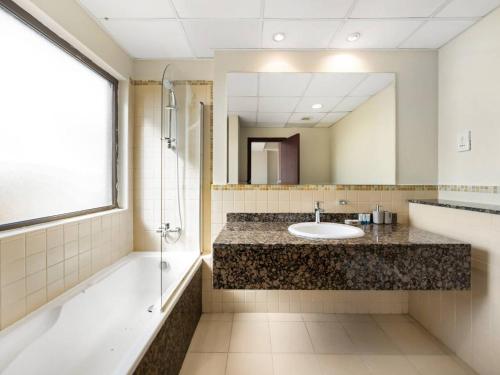 Comfy 2BR Amwaj 4 Sleeps 10, Dubai (foto 7)