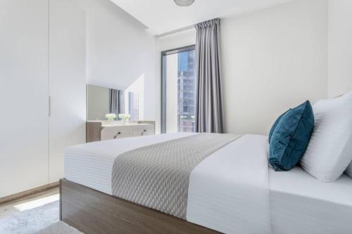 Waterfront 1 BR - Canal View - Fully Furnished - Business Bay - 15 Mins to Dubai Mall and Burj Khalifa - image 14