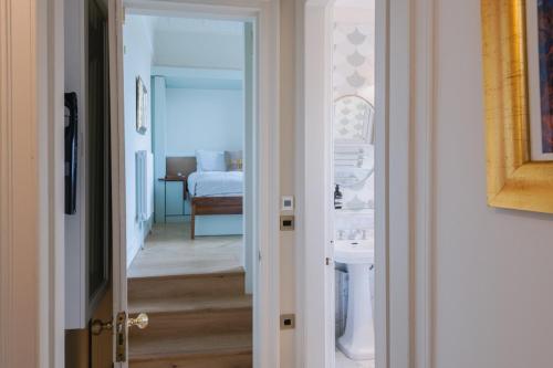Luxury West End flat with stunning bay window views, Edynburg (zdjęcie 8)
