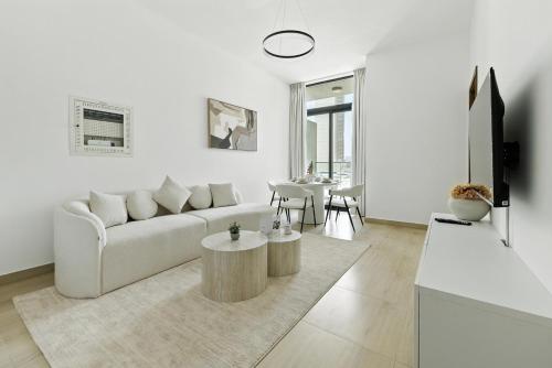 BLVD Boutique Style Apartment Gym Pool Balcony JVC - main image