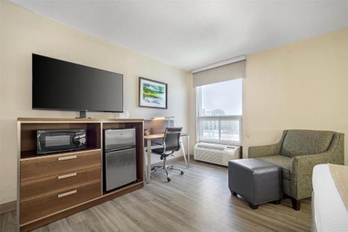 Best Western Galaxy Inn - image 12