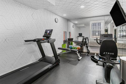 Fitness center, Hotel Chicago West Loop, SureStay Collection by Best Western in West Loop